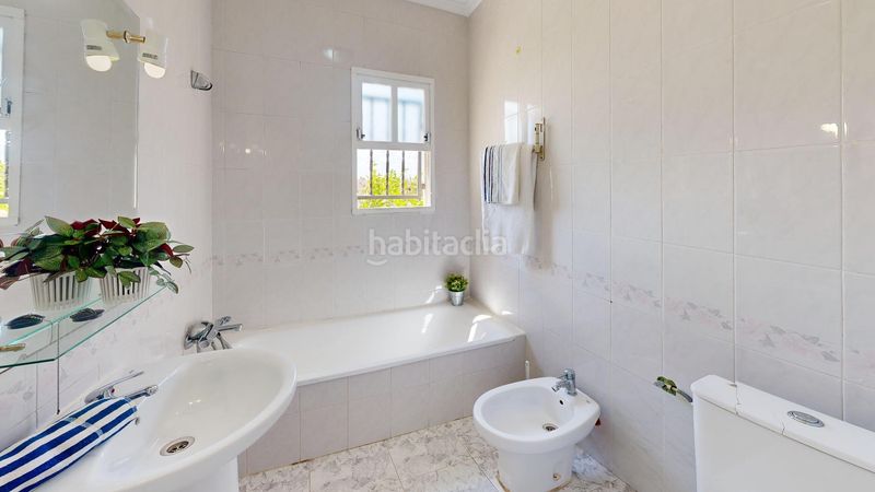 Foto 4032d78b-671d-4eb3-b2ce-60ec93b5dbf3. Casa amb aparcament piscina a Playa Flamenca Orihuela