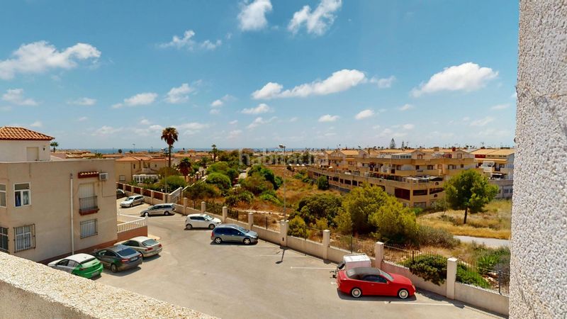 Foto 975a24f2-58d1-4c0d-96a1-685563126503. Casa amb aparcament piscina a Playa Flamenca Orihuela