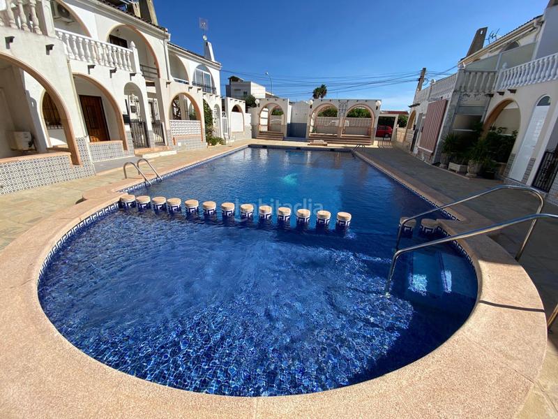 Foto 7854ee4f-257a-4d4a-98fd-9f2fbe19ea1f. Maison jumelée avec piscine dans Zona Carrefour - Urbanizaciones Torrevieja