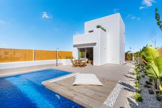 Chalet à San Fulgencio. Villa nueva de en sueño  a 10 min. de la playa