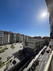 Pis a Calle almorida 58. Piso en pleno centro y con vistas despejadas