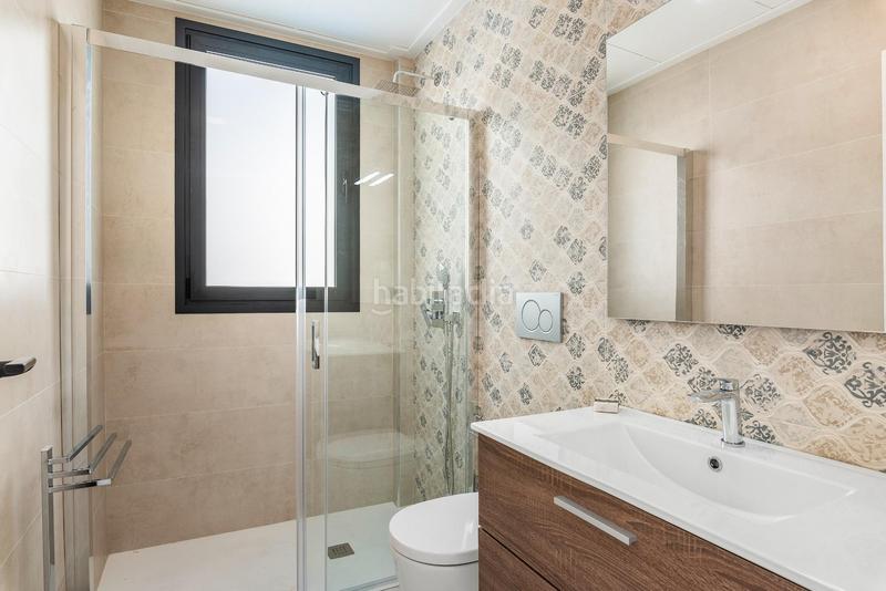 Foto d4eb1e08-7325-4777-814f-e4b6008cf2a6. Chalet a la venta estupendas villas de lujo , alicante en Benijófar