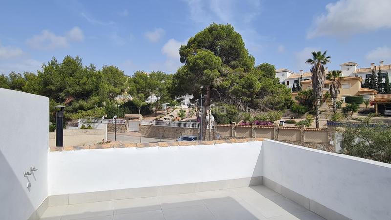 Foto abbd3fa2-a9c3-4666-b26f-0e4df22a8a15. Casa adosada chalet pareado con dos terrazas, en Villamartín-Las Filipinas Orihuela