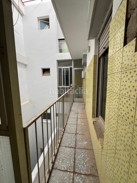 Foto b3f6f6f0-68ba-4fce-ad85-c768e1e84880. Piso en calle almorida 58 piso en pleno Centro y con vistas despejadas en Elche / Elx