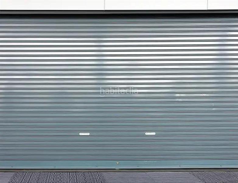 Foto 416e766a-dea3-4520-b310-dcb59de4dc31. Locale commerciale in calle plaza de madrid 88 in Elche / Elx