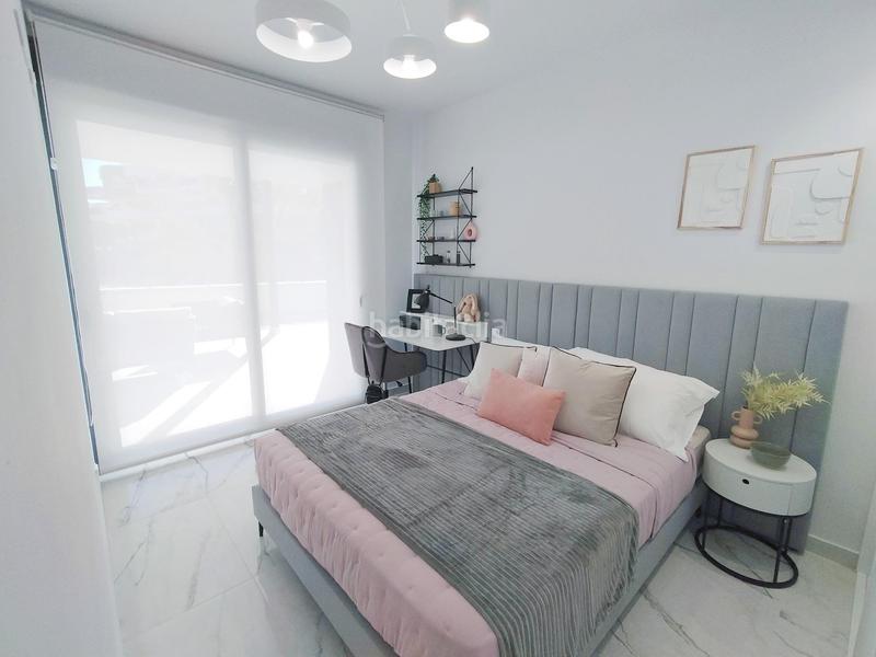 Foto 8cf40ca2-cf35-40b4-8ec0-d336bc33cdde. Apartamento bajo con terraza a 700 m de la playa obra nueva en Orihuela