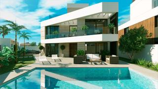 Xalet a Torreblanca. Villa de lujo con 4 habitaciones y piscina propia  torrevieja
