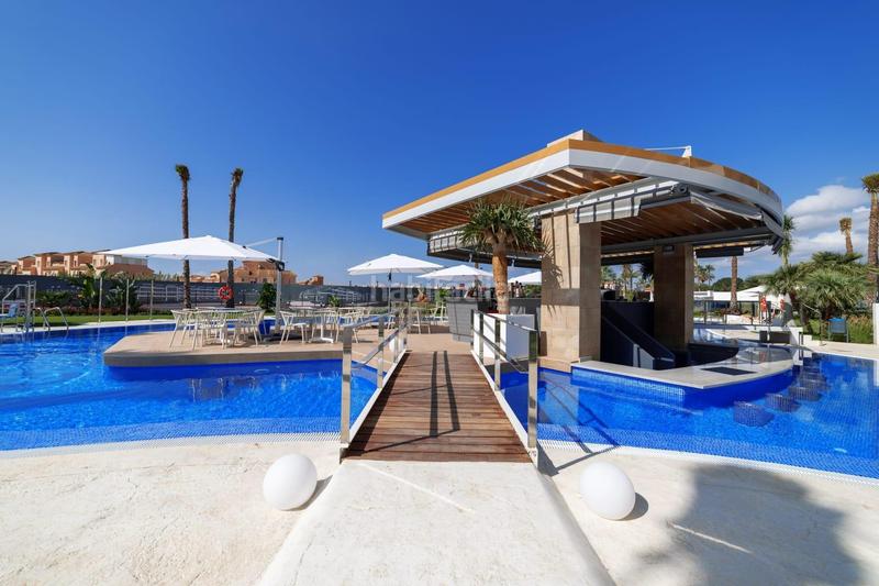 Foto b773ae3e-477c-432d-ad98-6e30c5fc6e59. Ático en calle pablo picasso 1 exclusivo apartamento en flamenca village, costa en Orihuela