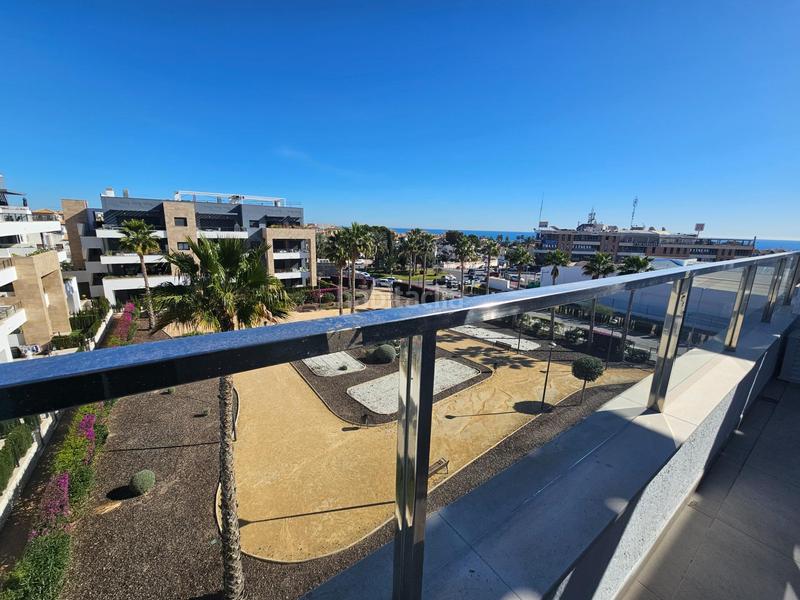 Foto eef271b6-ee7f-446d-8df6-ec3b3db534a2. Ático en calle pablo picasso 1 exclusivo apartamento en flamenca village, costa en Orihuela