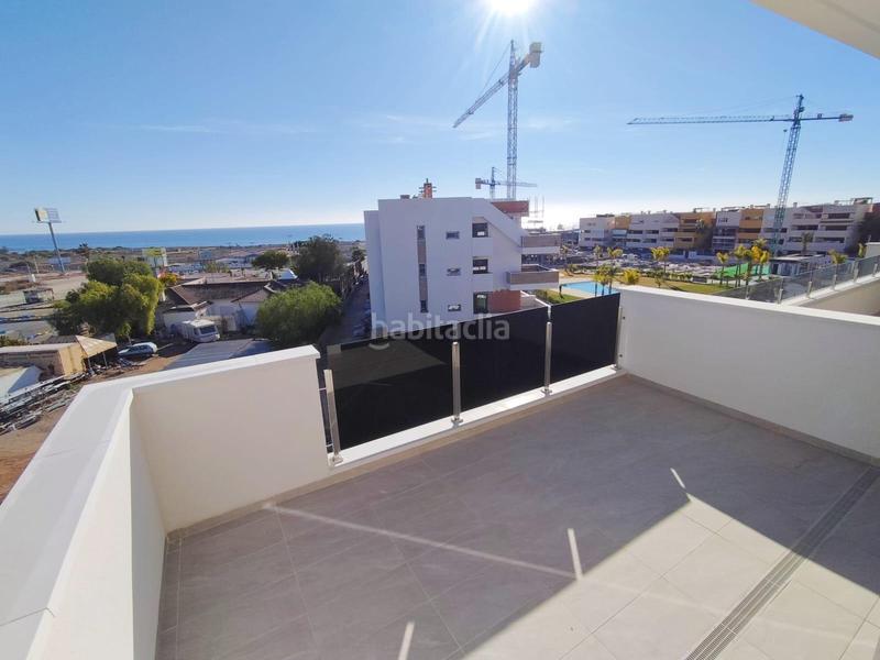 Foto 40730dfd-b8f3-4e48-9355-cbe2e9628a5a. Apartamento ático con piscina privada a 700 m de la playa obra nueva en Orihuela