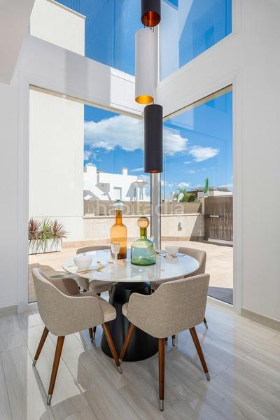 Foto a8a07eb1-67dc-43f4-a84f-71433e024eac. Chalet en calle alegria 58 villa de lujo en dehesa de campoamor, costa en Orihuela