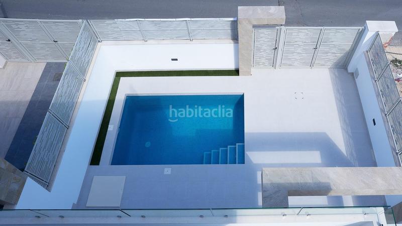 Foto 15ac5b24-06b5-49d0-8a00-bcd90aeddf0c. Chalet villa con 3 habitaciones, piscina y solárium en San Miguel de Salinas