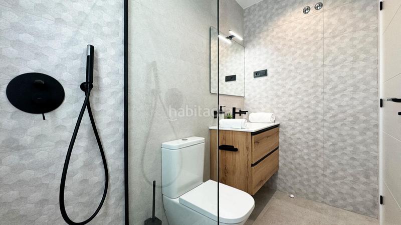 Foto c419c358-fcb6-4f9c-8e75-1a7e184101de. Chalet villa con 3 habitaciones, piscina y solárium en San Miguel de Salinas