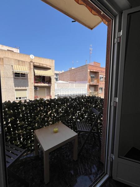 Foto 7631081d-4af3-488b-b2f2-21e6908892ce. Piso en calle olegario domarco seller 83 piso en venta zona plaza barcelona, elche en Elche / Elx