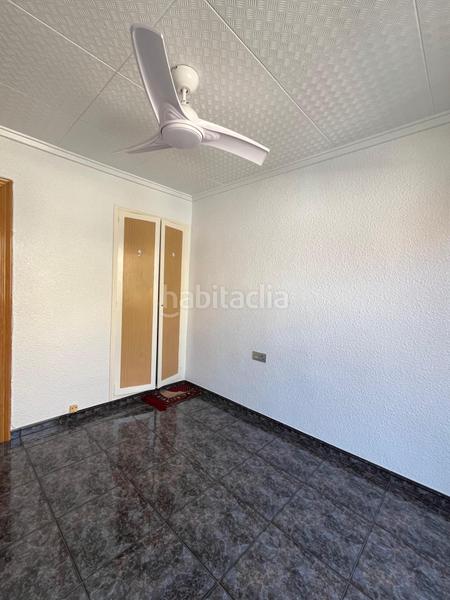 Foto a1a94f83-1d14-4d73-a5ef-5fe2054a813b. Piso en calle olegario domarco seller 83 piso en venta zona plaza barcelona, elche en Elche / Elx