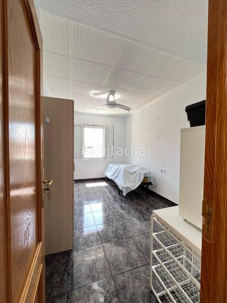 Foto b5d7d860-6232-4144-ad81-01343fba7aaa. Piso en calle olegario domarco seller 83 piso en venta zona plaza barcelona, elche en Elche / Elx