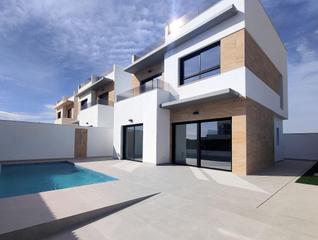 Casa bifamiliare  Calle del sol. Chalet pareado con piscina, en benijofar alicante