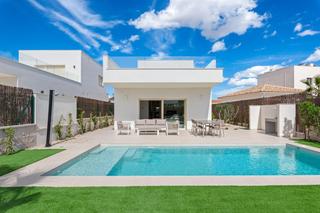 Chalet  Calle de la herreda. Exclusiva villa a estrenar en los montesinos, alicante
