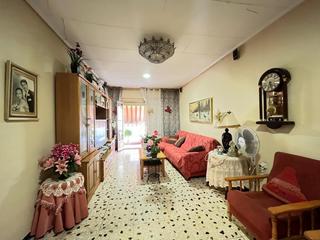 Etagenwohnung in Calle de hilarión eslava 116. Piso en venta con bajo en zona sector quinto, elche