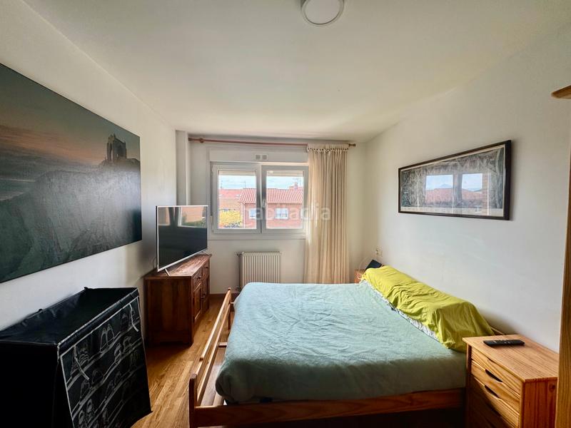 Foto 443ca484-3b21-4d56-8ce0-b541d293a9a0. Chalet con riscaldamento parcheggio in Orcoyen