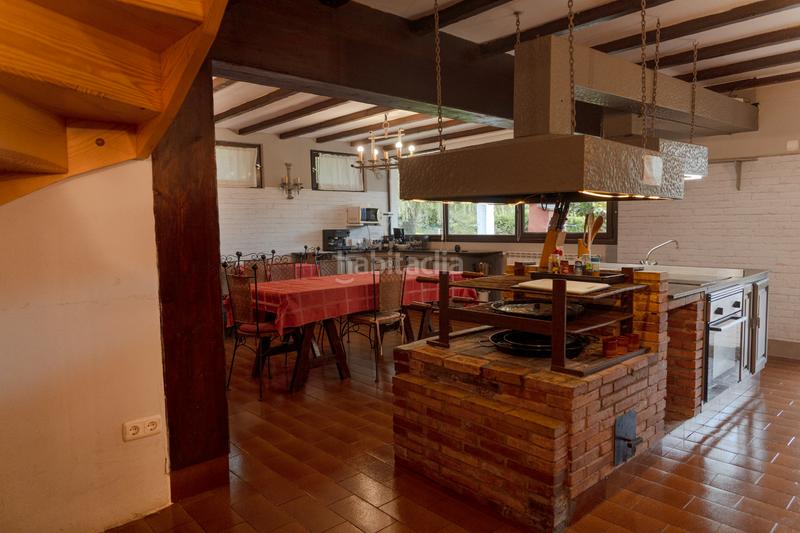 Foto bd26fddd-54e2-48e7-8d47-66c6ca29ce8c. Mas avec cheminée chauffage parking piscine dans Hernani