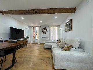 Piso en Parte Vieja. Exclusiva vivienda exterior con 7 balcones en la parte vieja de
