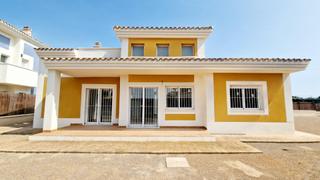 Xalet a Purias. Villas a precios de infarto!