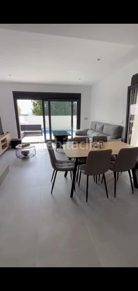 Foto 06915d2a-06df-45a6-ae87-a25b7ff42f01. Xalet amb aparcament piscina a Daya Nueva