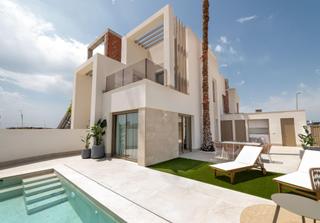 Chalet en Rojales. Exclusividad, privacidad,...villa de 3 dormitorios y 3 baños, co