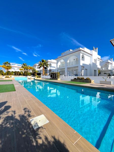 Foto 54ee3ac2-ea40-4978-8d83-6025394a8a13. Casa amb calefacció aparcament piscina a Lo Marabú Rojales
