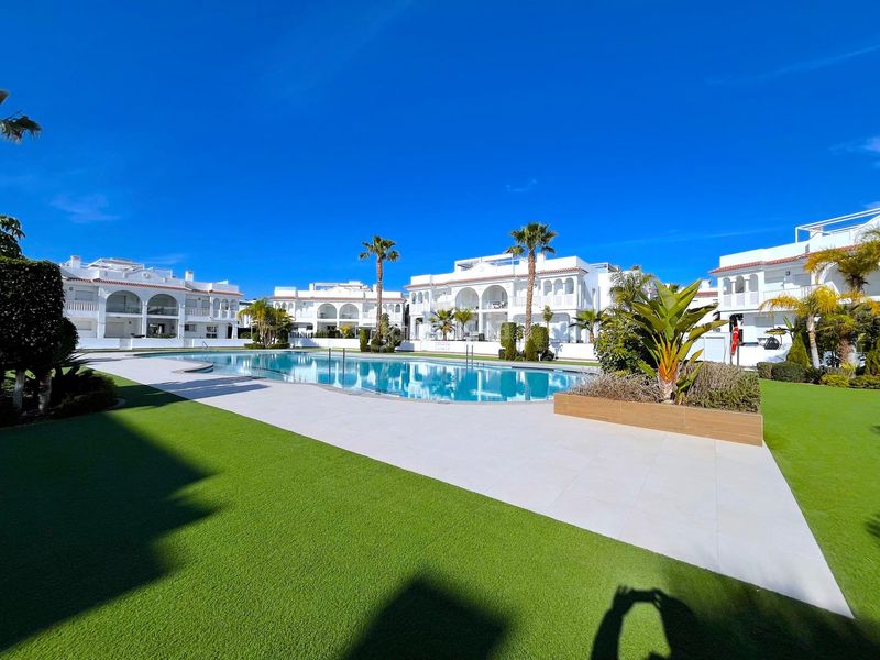 Foto 8536ae20-be7d-44b7-9b68-3b6e949478ae. Casa amb calefacció aparcament piscina a Lo Marabú Rojales