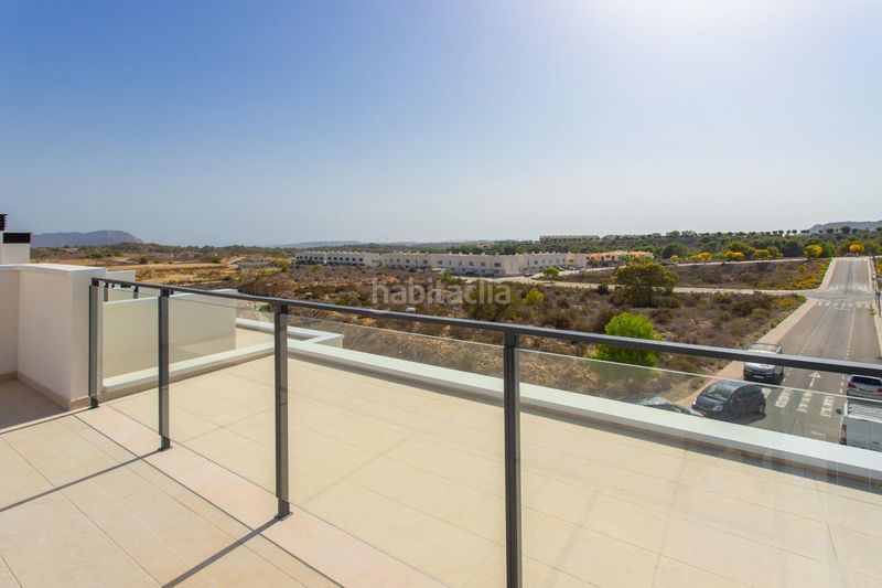 Foto b95ea570-8314-44ce-a846-30d59a95161a. Casa moderno bungalow con piscina y amplias terrazas en Monforte del Cid