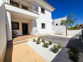 Casa in Cox. Moderno bungalow en cox con vistas a la montaña