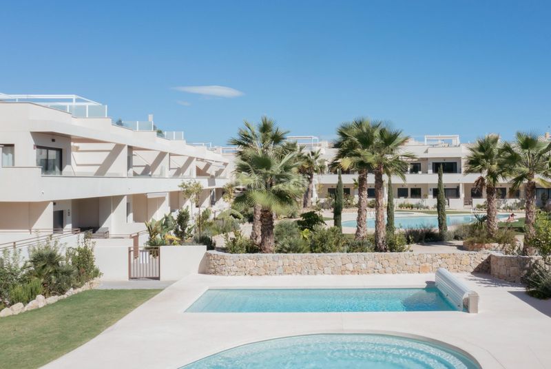 Foto 74ba1b9d-6706-4ed1-8966-e83c6b52cad1. Apartament amb calefacció aparcament piscina a La Veleta Torrevieja