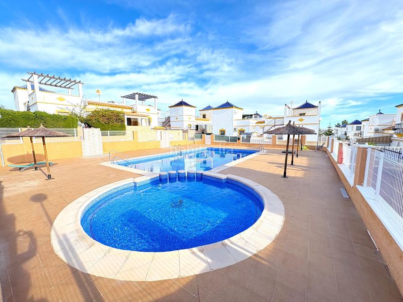 Foto 9cab0831-69a4-42fd-8b72-abf8b43ed07a. Casa amb calefacció aparcament piscina a Los Balcones-Los Altos Torrevieja