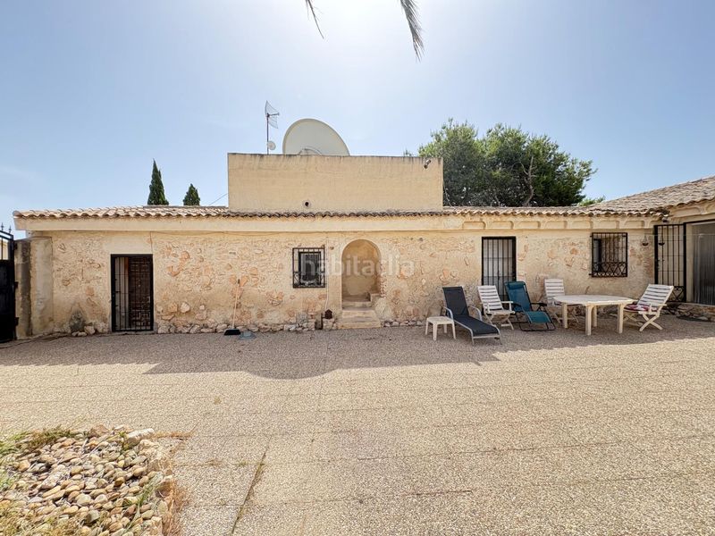 Foto 0fa1a790-c77b-4128-8ea4-8ef8a3bbee44. Xalet amb calefacció aparcament piscina a Algorfa