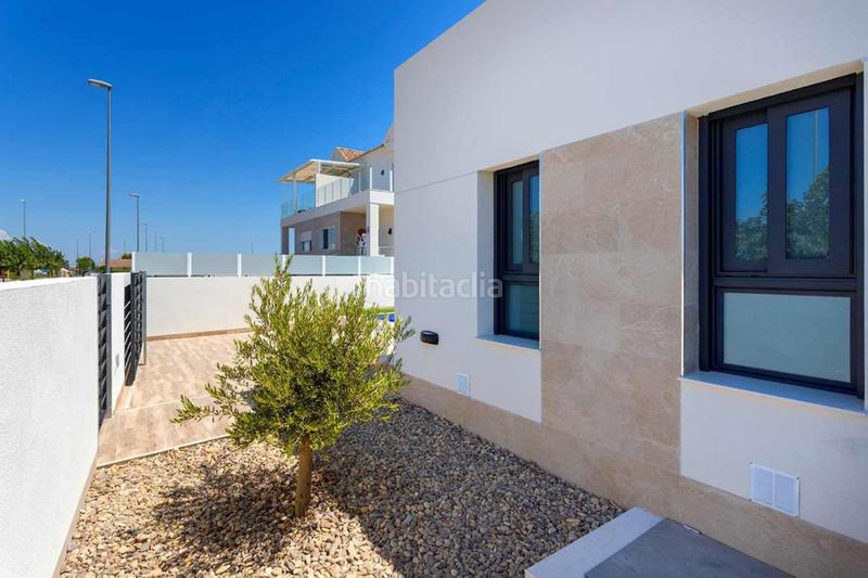 Foto 281f0991-1f37-48f4-ac52-21215b8d40be. Chalet villa de 3 dormitorios en una sola planta, en Daya Nueva