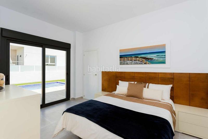 Foto ae080e23-a740-41af-a816-dddcd128e4d9. Chalet villa de 3 dormitorios en una sola planta, en Daya Nueva