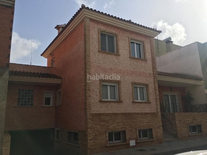 Foto 6913f79a-ca05-45e7-baa5-0ffabfb8fba4. Casa amb aparcament a Almoradí