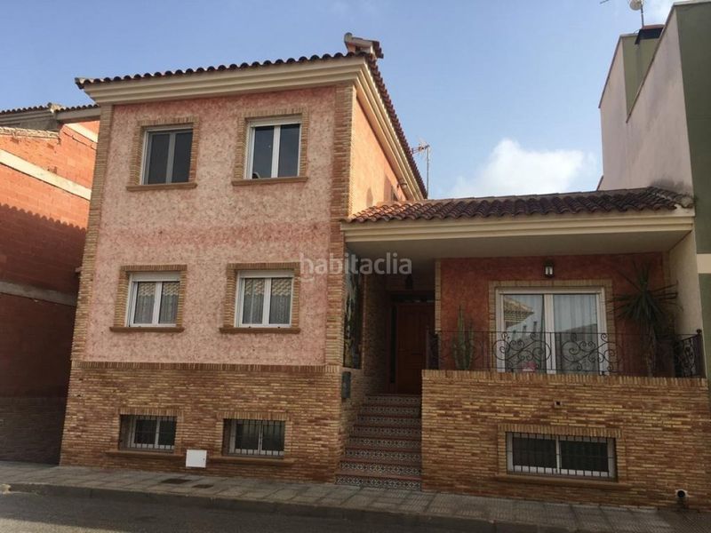 Foto 77c9c34d-05db-40de-b728-e766fb966cca. Casa amb aparcament a Almoradí