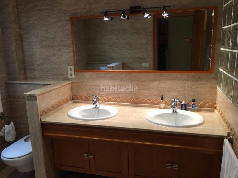 Foto c7c77188-1dba-4291-abfd-3689c95a72c2. Casa amb aparcament a Almoradí