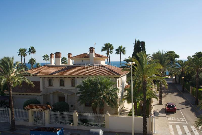 Foto 38496f0e-d786-4e98-b0e6-92c4c0d4a451. Chalet villa de lujo en Cabo Roig en Cabo Roig Orihuela