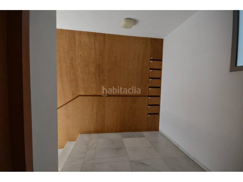 Foto 043feee9-16b6-48b4-9b8c-8d34af23ed34. Piso en canarias 26 piso luminoso con trastero en zona tranquila en Conil de la Frontera