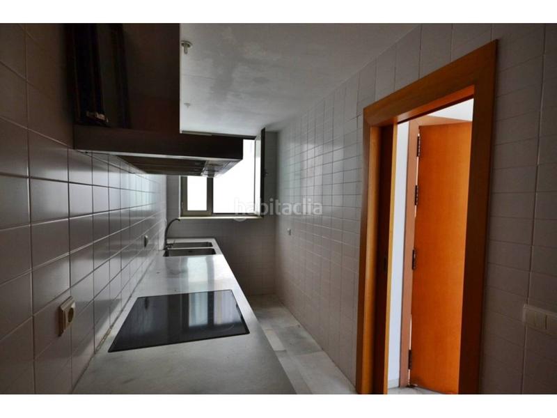 Foto 27dc5dce-bd1b-4fe7-b025-5c711442707f. Piso en canarias 26 piso luminoso con trastero en zona tranquila en Conil de la Frontera