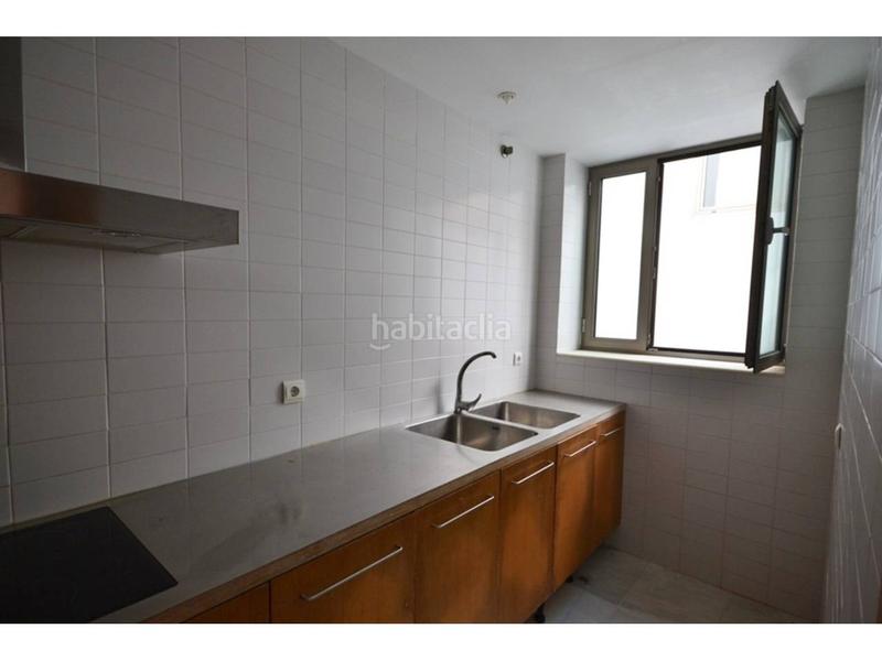 Foto 65605b1e-e10c-4f89-8f8a-938eeee939d7. Piso en canarias 26 piso luminoso con trastero en zona tranquila en Conil de la Frontera