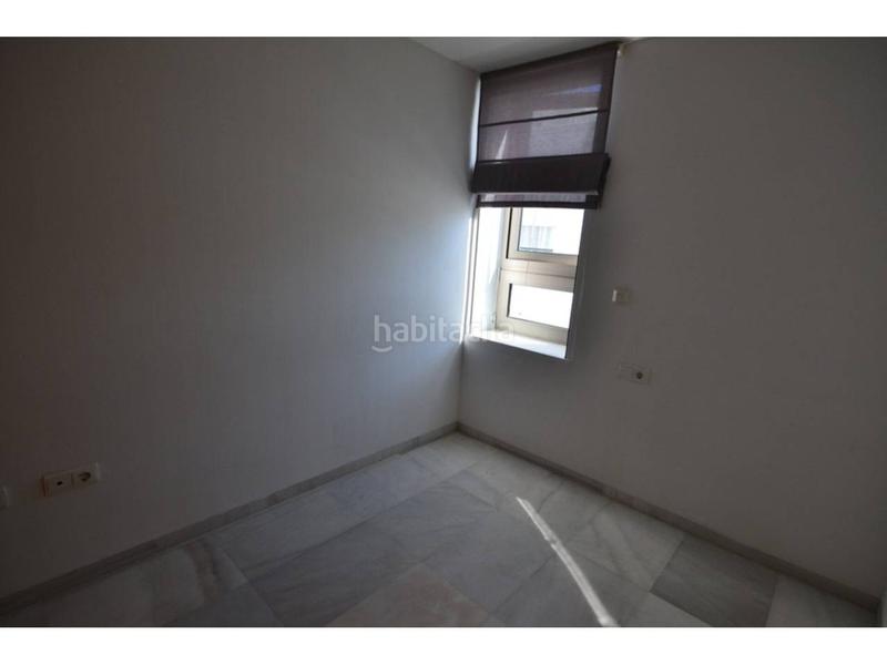 Foto 74afb353-1769-432c-933a-31b2a4ae2aaf. Piso en canarias 26 piso luminoso con trastero en zona tranquila en Conil de la Frontera