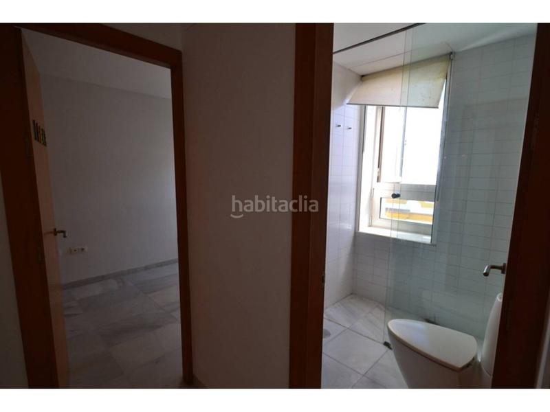 Foto 8d497060-b612-498b-8e60-3379093352c2. Piso en canarias 26 piso luminoso con trastero en zona tranquila en Conil de la Frontera