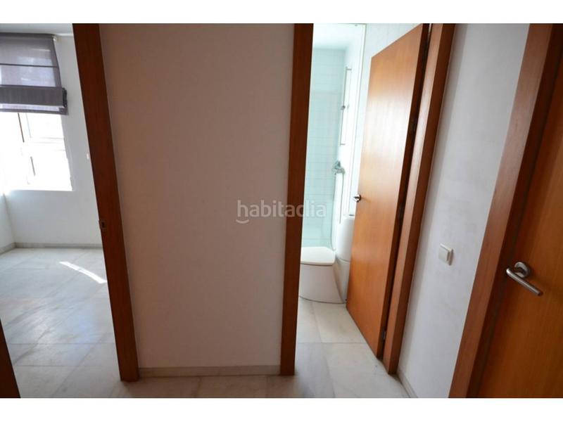 Foto 9d515dcc-1e65-4d81-869c-d0bdaa8f13e4. Piso en canarias 26 piso luminoso con trastero en zona tranquila en Conil de la Frontera