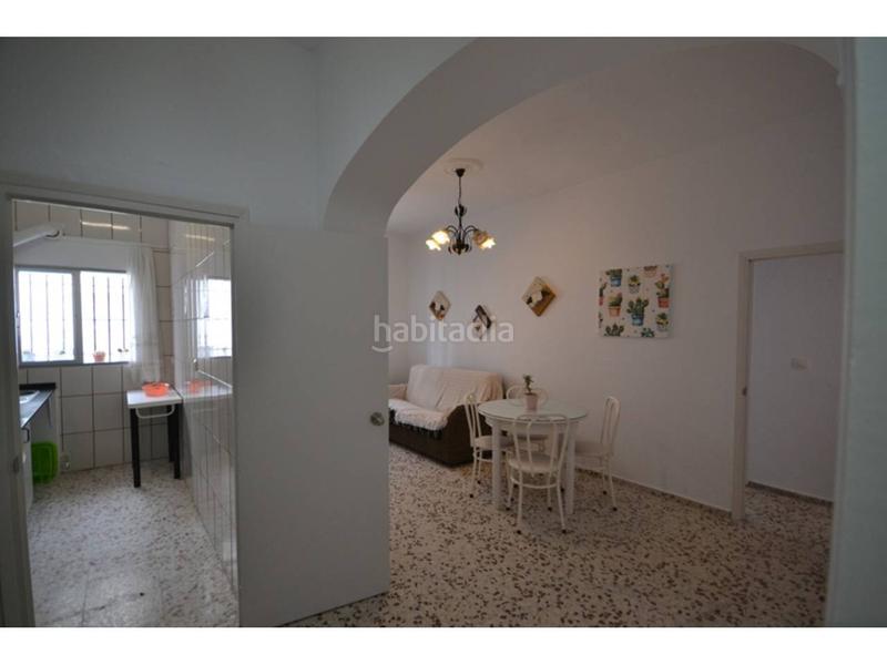 Foto 5fbd1ffa-1ff2-4590-b923-66d8a13c2e6f. Piso en puente de cádiz 1 piso amplio y cómodo en calle cádiz en Conil de la Frontera