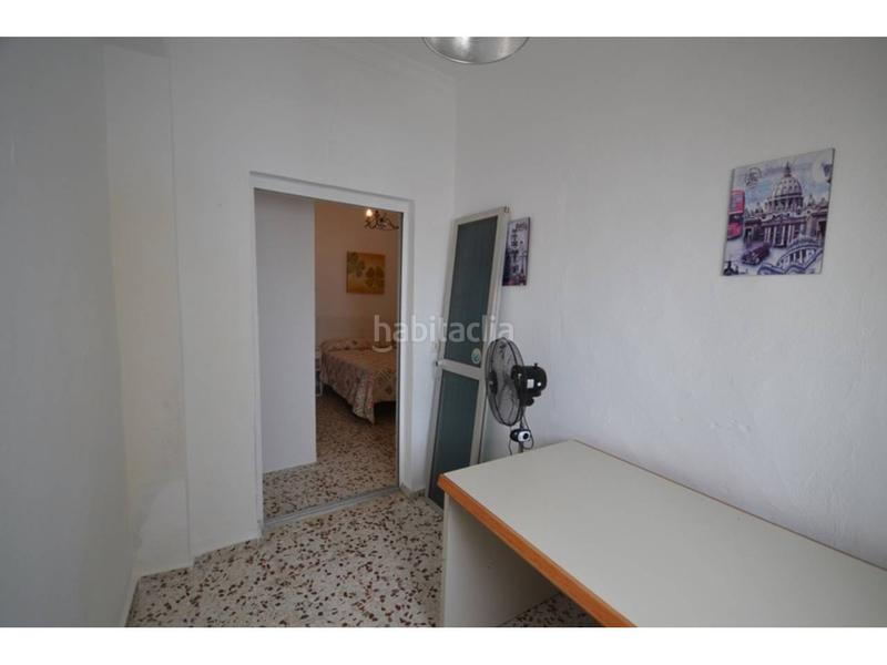 Foto 77d5b957-6a0d-4d23-94a6-925b3d750d11. Piso en puente de cádiz 1 piso amplio y cómodo en calle cádiz en Conil de la Frontera